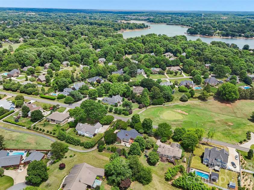320 Canvasback Road, Mooresville, NC 28117.  MLS# CAR4386561, YatesRealty ID 28190. 