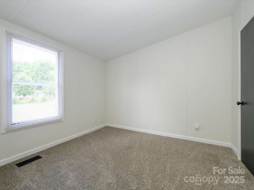 4833 Verde View Drive, Gastonia, NC 28056.  MLS# CAR4276387, YatesRealty ID 28190. View of bedroom 3.