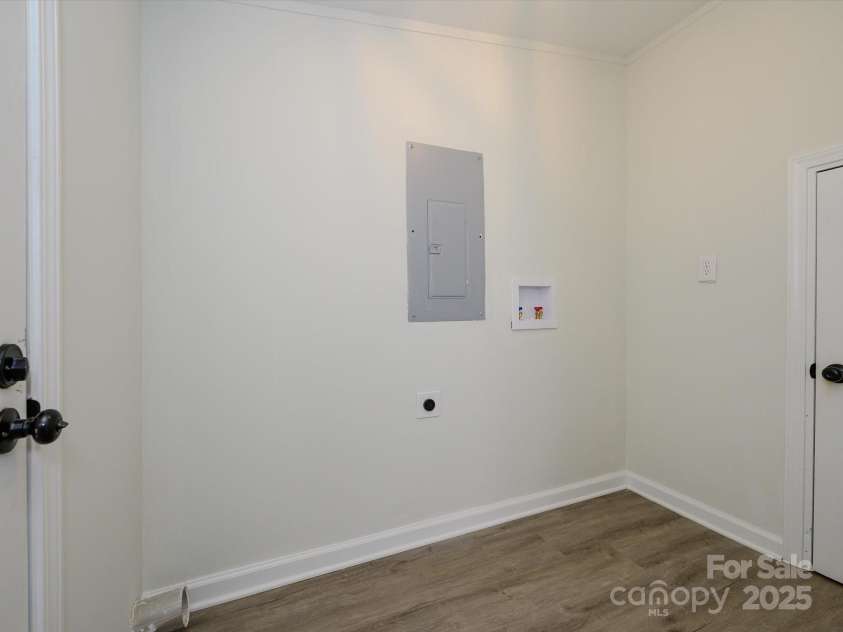 4833 Verde View Drive, Gastonia, NC 28056.  MLS# CAR4276387, YatesRealty ID 28190. View of laundry/mud room.