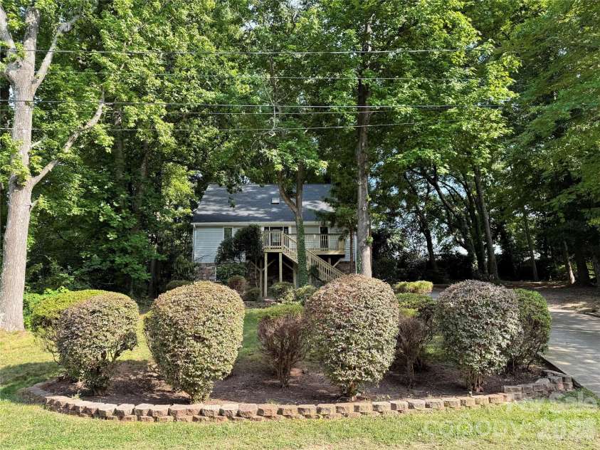 21123 Rio Oro Drive, Cornelius, NC 28031.  MLS# CAR4387095, YatesRealty ID 28192. 
