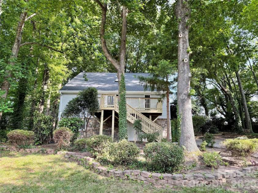 21123 Rio Oro Drive, Cornelius, NC 28031.  MLS# CAR4387095, YatesRealty ID 28192. 