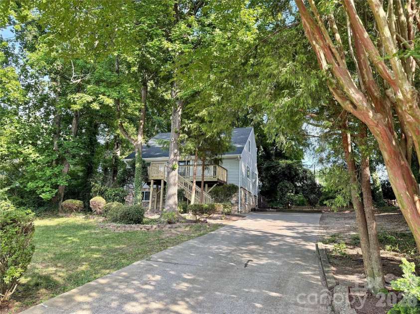 21123 Rio Oro Drive, Cornelius, NC 28031.  MLS# CAR4387095, YatesRealty ID 28192. 