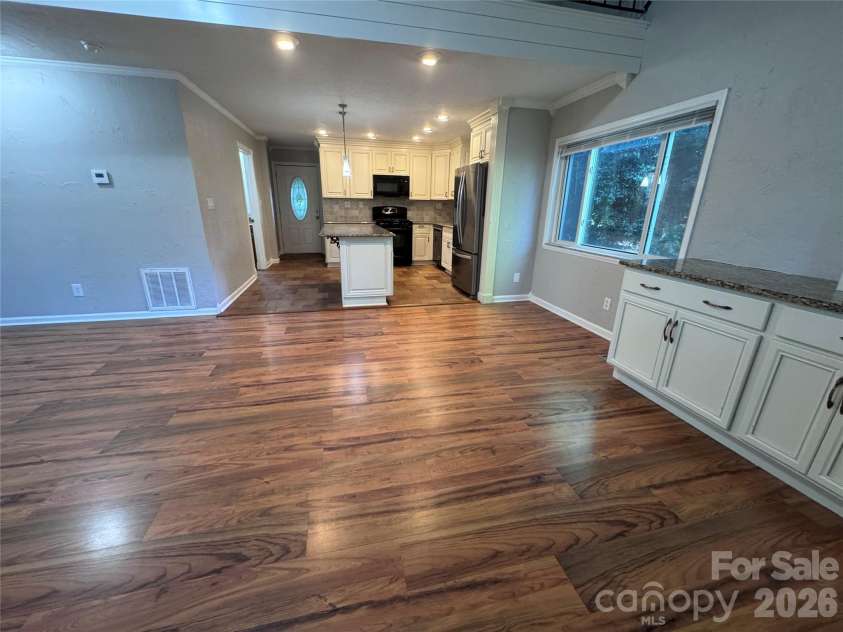 21123 Rio Oro Drive, Cornelius, NC 28031.  MLS# CAR4387095, YatesRealty ID 28192. Dining Area