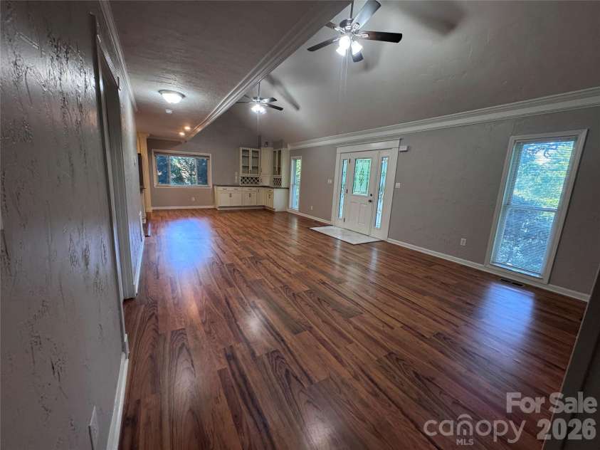 21123 Rio Oro Drive, Cornelius, NC 28031.  MLS# CAR4387095, YatesRealty ID 28192. Living Room