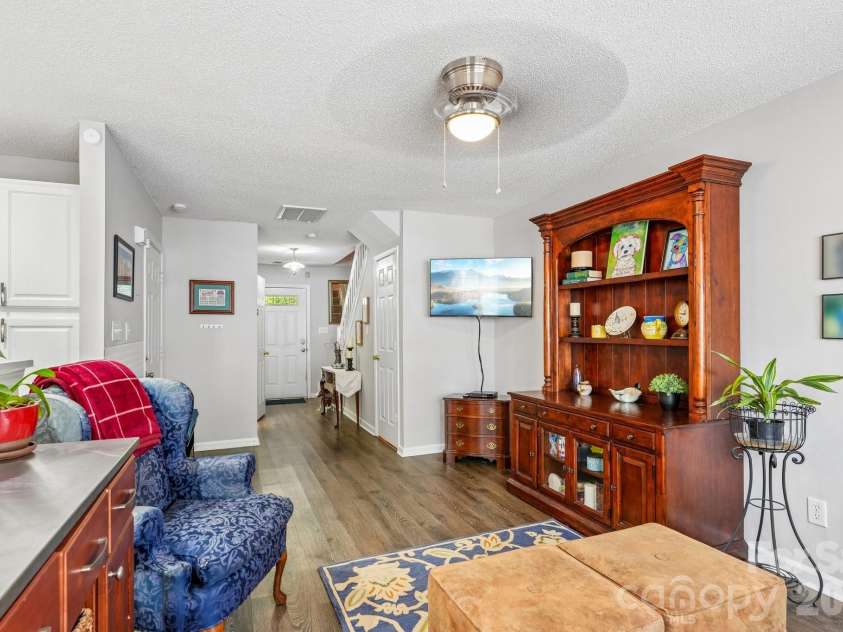 8406 Southgate Commons Drive, Charlotte, NC 28277.  MLS# CAR4387789, YatesRealty ID 28193. 