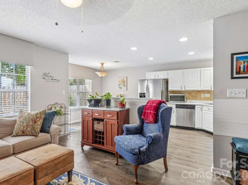 8406 Southgate Commons Drive, Charlotte, NC 28277.  MLS# CAR4387789, YatesRealty ID 28193. 