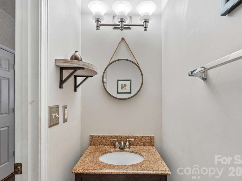 8406 Southgate Commons Drive, Charlotte, NC 28277.  MLS# CAR4387789, YatesRealty ID 28193. 