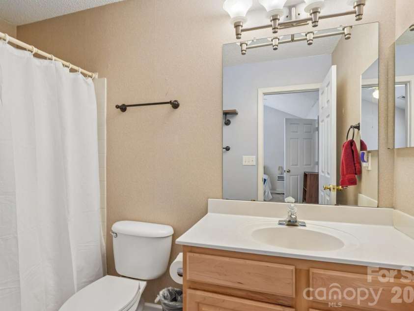 8406 Southgate Commons Drive, Charlotte, NC 28277.  MLS# CAR4387789, YatesRealty ID 28193. 