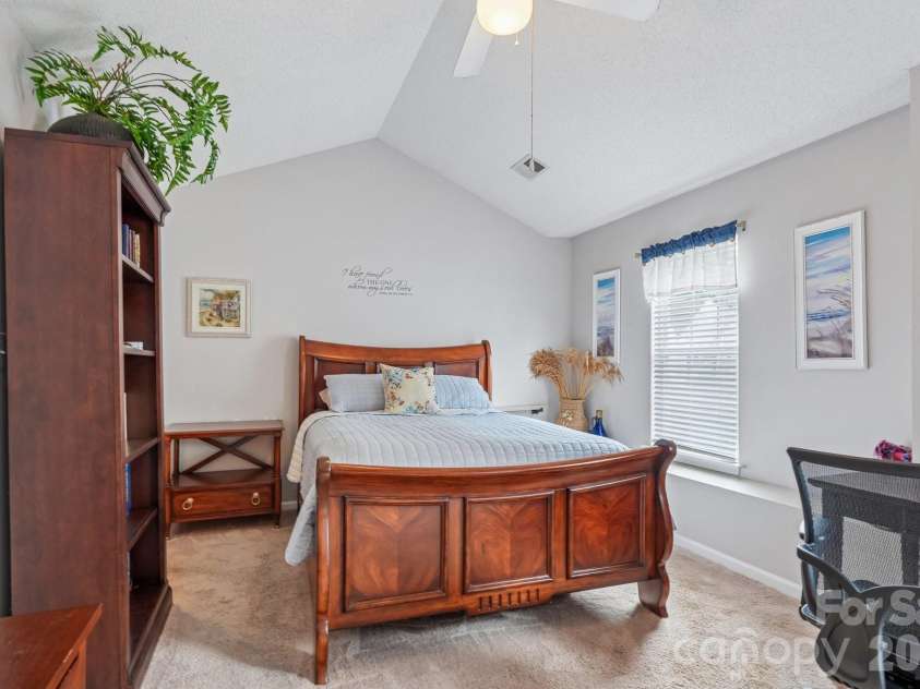 8406 Southgate Commons Drive, Charlotte, NC 28277.  MLS# CAR4387789, YatesRealty ID 28193. 