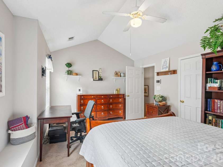 8406 Southgate Commons Drive, Charlotte, NC 28277.  MLS# CAR4387789, YatesRealty ID 28193. 