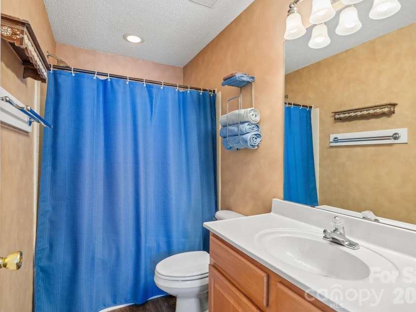 8406 Southgate Commons Drive, Charlotte, NC 28277.  MLS# CAR4387789, YatesRealty ID 28193. 