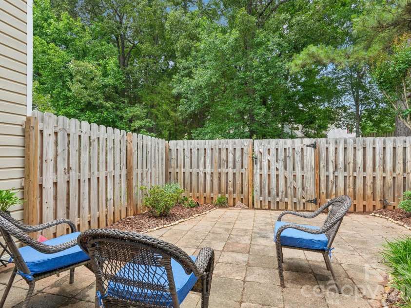 8406 Southgate Commons Drive, Charlotte, NC 28277.  MLS# CAR4387789, YatesRealty ID 28193. 