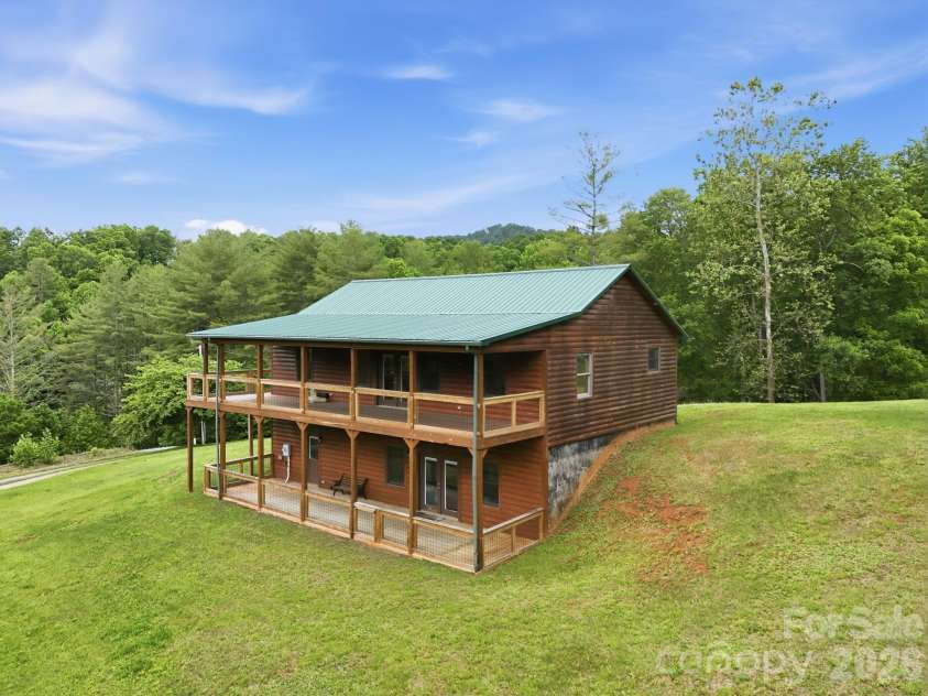 168 Barefoot Cove, Burnsville, NC 28714.  MLS# CAR4387898, YatesRealty ID 28194. 