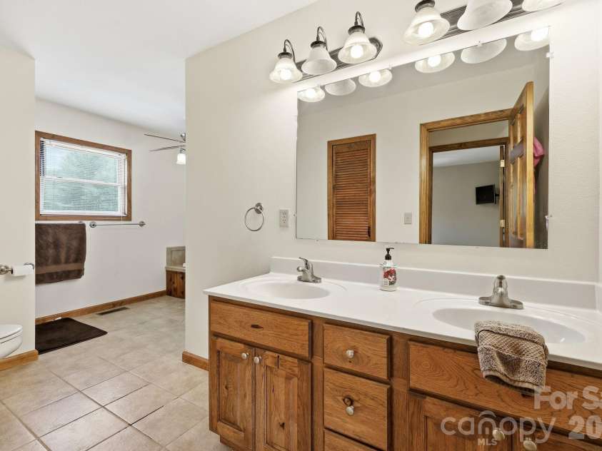 168 Barefoot Cove, Burnsville, NC 28714.  MLS# CAR4387898, YatesRealty ID 28194. Double vanity