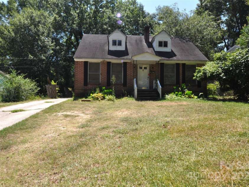 122 Ella Street, Chester, SC 29706.  MLS# CAR4284795, YatesRealty ID 28195. 