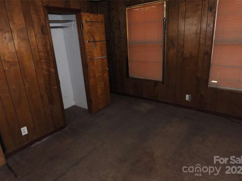 122 Ella Street, Chester, SC 29706.  MLS# CAR4284795, YatesRealty ID 28195. 