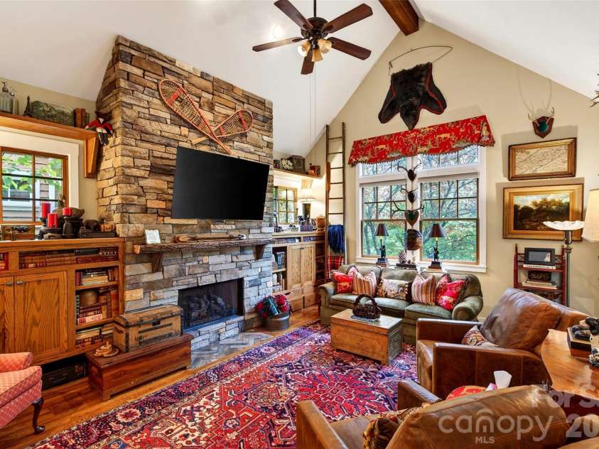 52 Cheshire Drive, Black Mountain, NC 28711.  MLS# CAR4387105, YatesRealty ID 28195. 