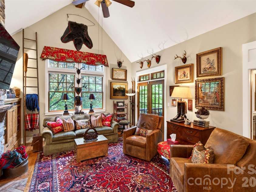 52 Cheshire Drive, Black Mountain, NC 28711.  MLS# CAR4387105, YatesRealty ID 28195. 