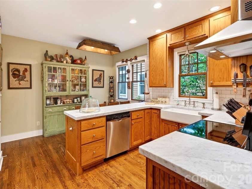 52 Cheshire Drive, Black Mountain, NC 28711.  MLS# CAR4387105, YatesRealty ID 28195. 