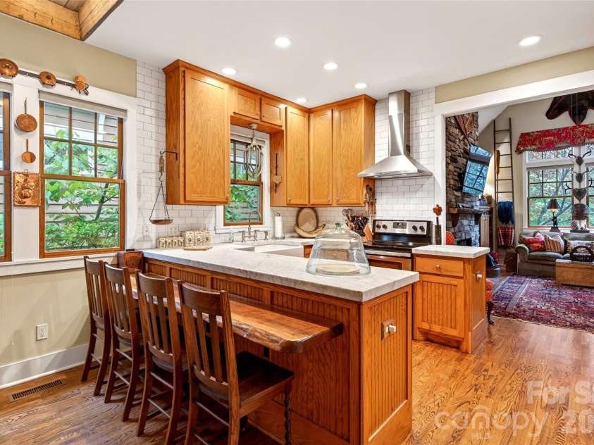52 Cheshire Drive, Black Mountain, NC 28711.  MLS# CAR4387105, YatesRealty ID 28195. 