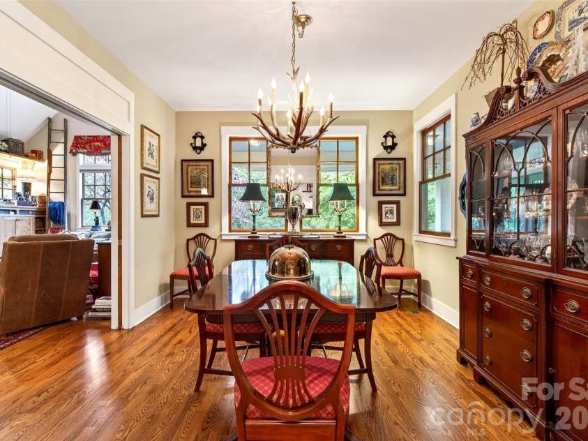 52 Cheshire Drive, Black Mountain, NC 28711.  MLS# CAR4387105, YatesRealty ID 28195. 