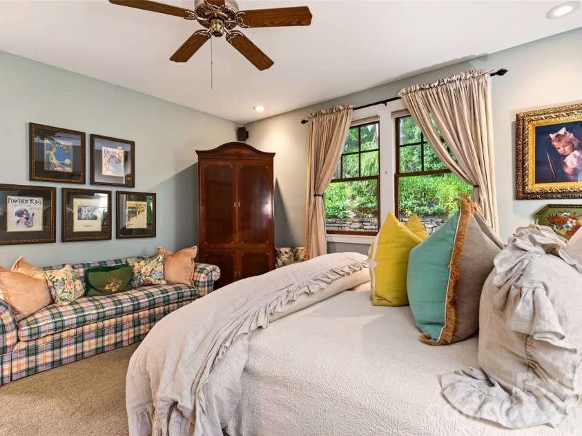 52 Cheshire Drive, Black Mountain, NC 28711.  MLS# CAR4387105, YatesRealty ID 28195. 