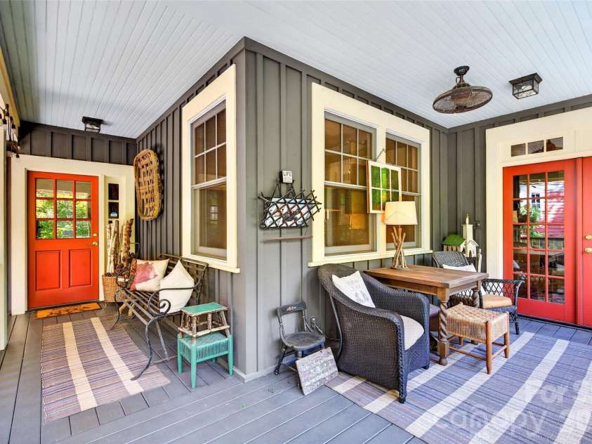 52 Cheshire Drive, Black Mountain, NC 28711.  MLS# CAR4387105, YatesRealty ID 28195. 
