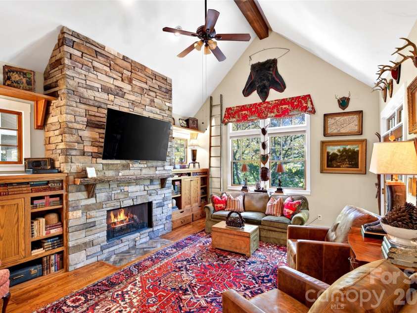 52 Cheshire Drive, Black Mountain, NC 28711.  MLS# CAR4387105, YatesRealty ID 28195. 