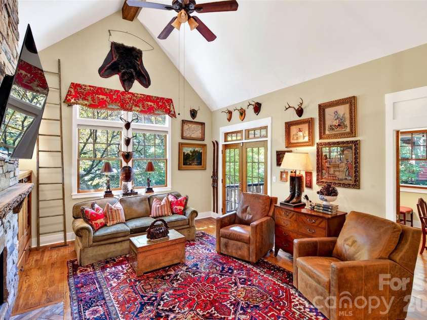 52 Cheshire Drive, Black Mountain, NC 28711.  MLS# CAR4387105, YatesRealty ID 28195. 