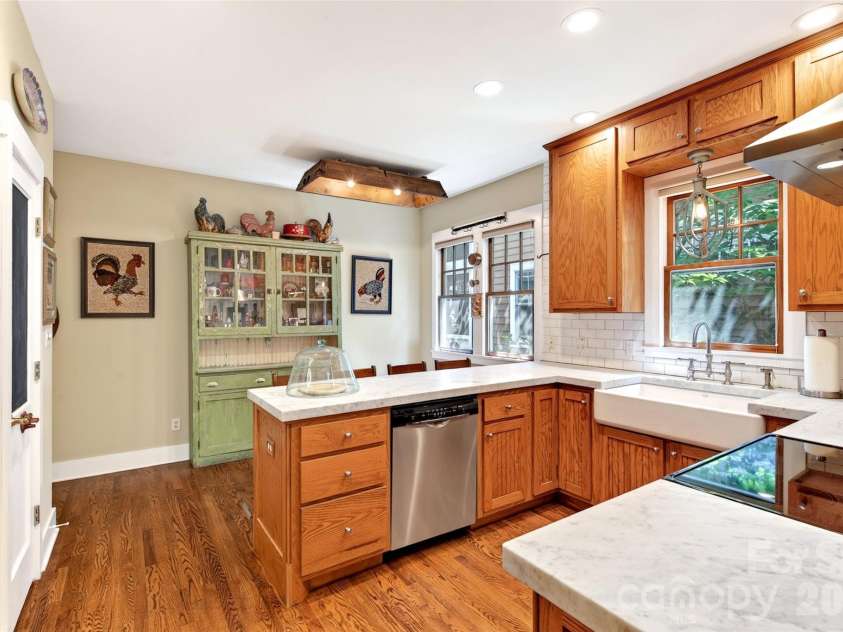 52 Cheshire Drive, Black Mountain, NC 28711.  MLS# CAR4387105, YatesRealty ID 28195. 