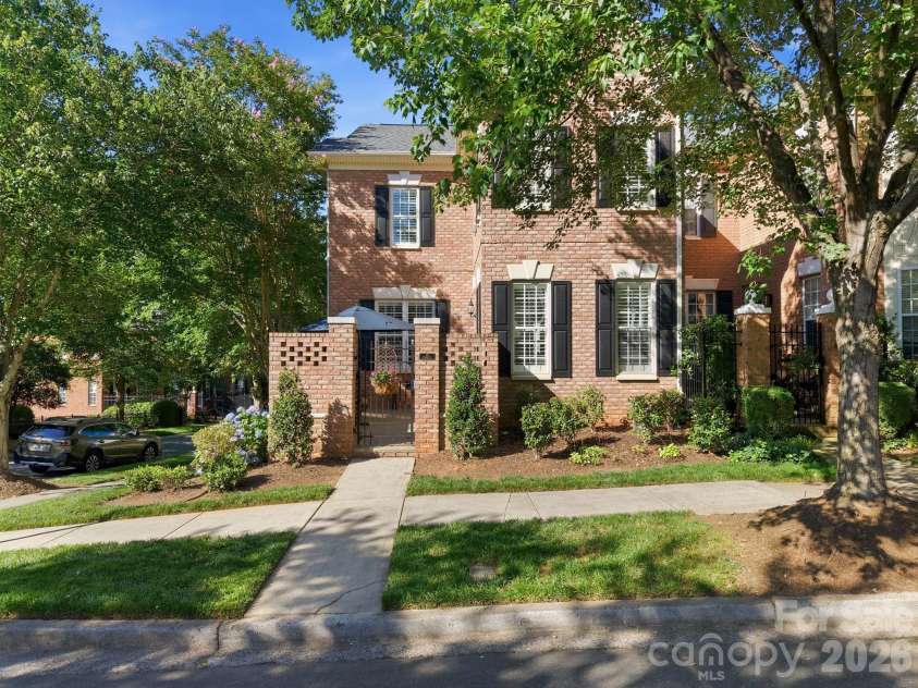 203 Caldwell Lane, Davidson, NC 28036.  MLS# CAR4388014, YatesRealty ID 28196. 