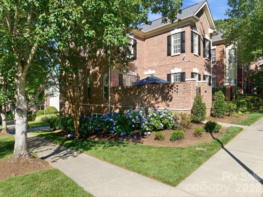 203 Caldwell Lane, Davidson, NC 28036.  MLS# CAR4388014, YatesRealty ID 28196. 