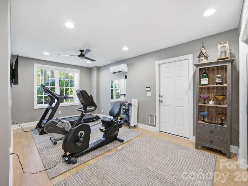 203 Caldwell Lane, Davidson, NC 28036.  MLS# CAR4388014, YatesRealty ID 28196. 