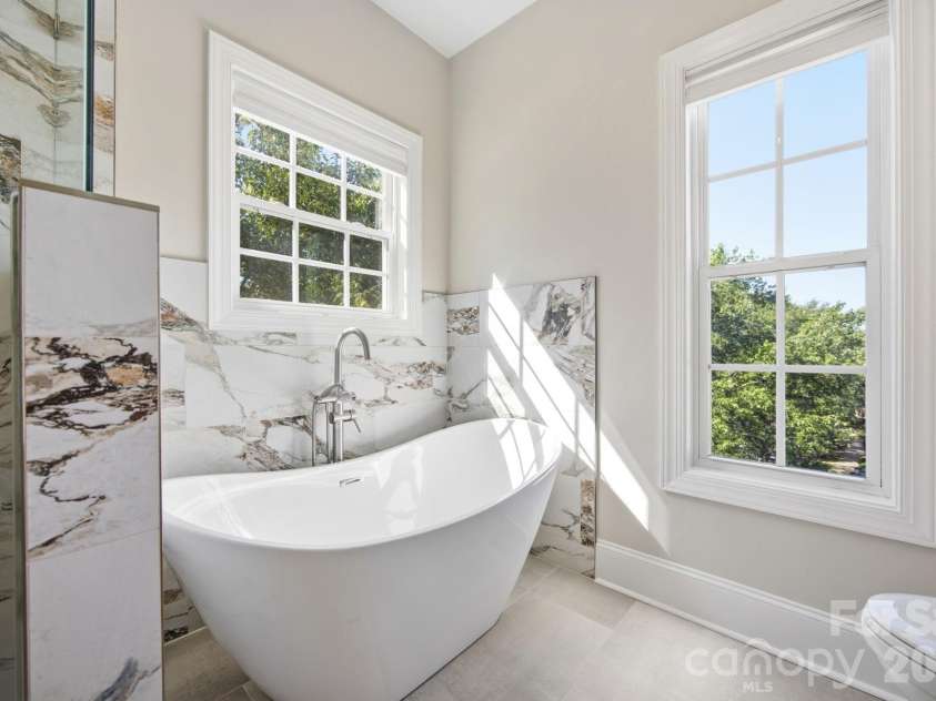 203 Caldwell Lane, Davidson, NC 28036.  MLS# CAR4388014, YatesRealty ID 28196. 