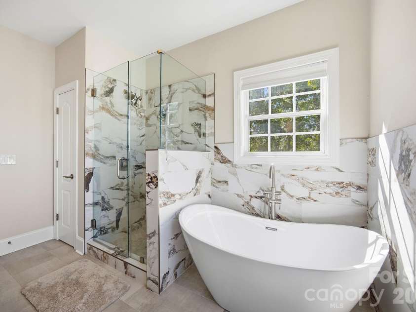 203 Caldwell Lane, Davidson, NC 28036.  MLS# CAR4388014, YatesRealty ID 28196. 