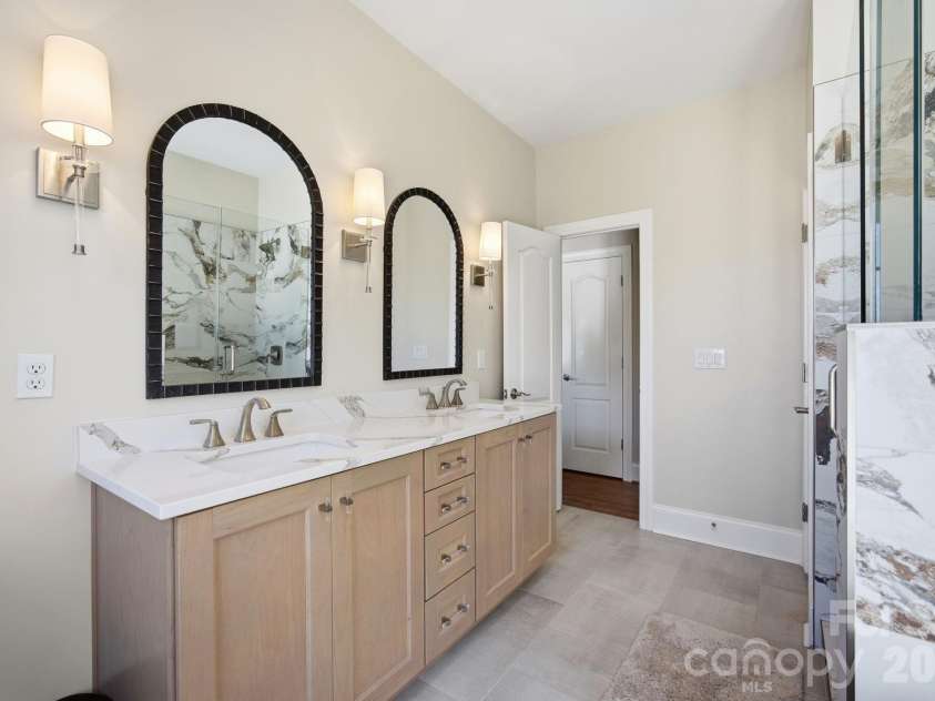 203 Caldwell Lane, Davidson, NC 28036.  MLS# CAR4388014, YatesRealty ID 28196. 