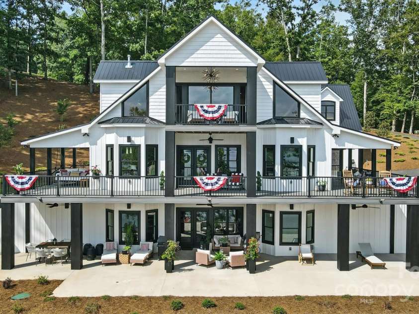 587 Carolina Drive, Troy, NC 27371.  MLS# CAR4279803, YatesRealty ID 28196. 