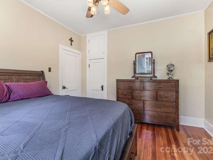 401 7th Street, Spencer, NC 28159.  MLS# CAR4282914, YatesRealty ID 28197. 