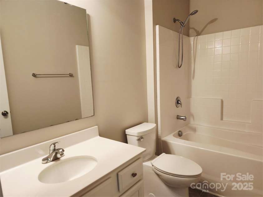 195 Willow Valley Drive, Mooresville, NC 28115.  MLS# CAR4270373, YatesRealty ID 28198. 