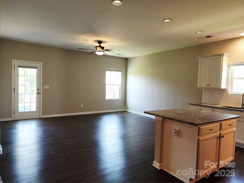 195 Willow Valley Drive, Mooresville, NC 28115.  MLS# CAR4270373, YatesRealty ID 28198. 