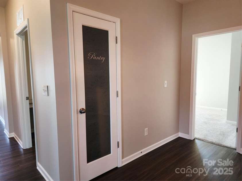 195 Willow Valley Drive, Mooresville, NC 28115.  MLS# CAR4270373, YatesRealty ID 28198. 