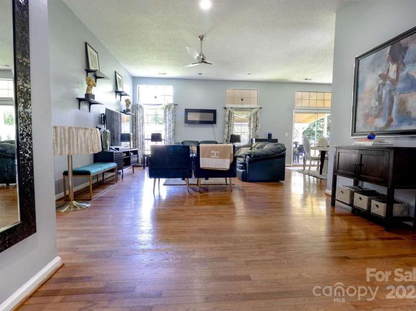2936 WALSINGHAM Court, Matthews, NC 28105.  MLS# CAR4265911, YatesRealty ID 28199. 