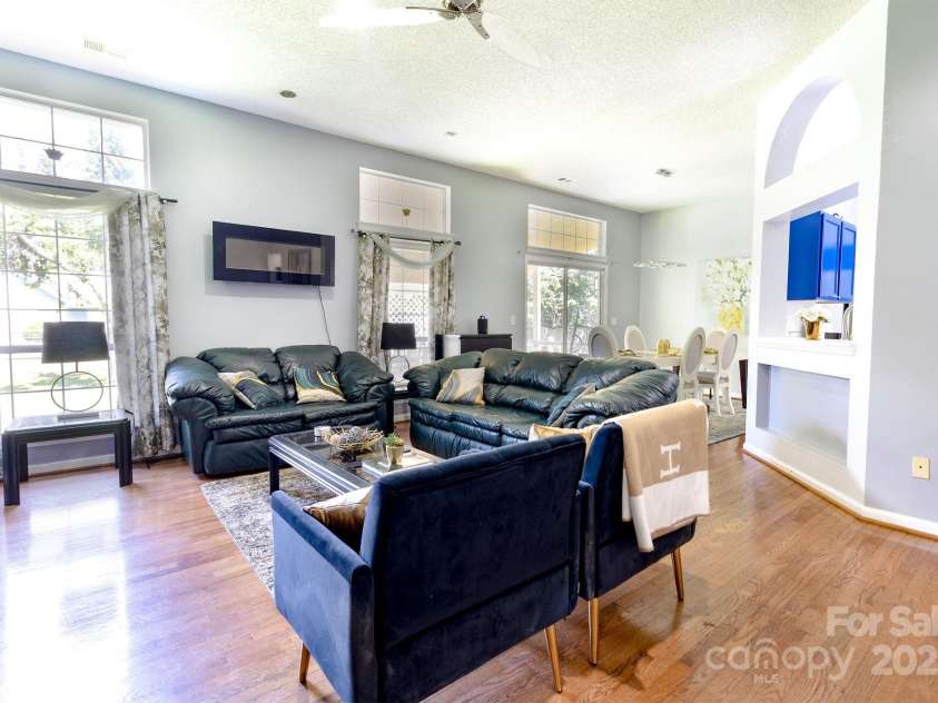 2936 WALSINGHAM Court, Matthews, NC 28105.  MLS# CAR4265911, YatesRealty ID 28199. 