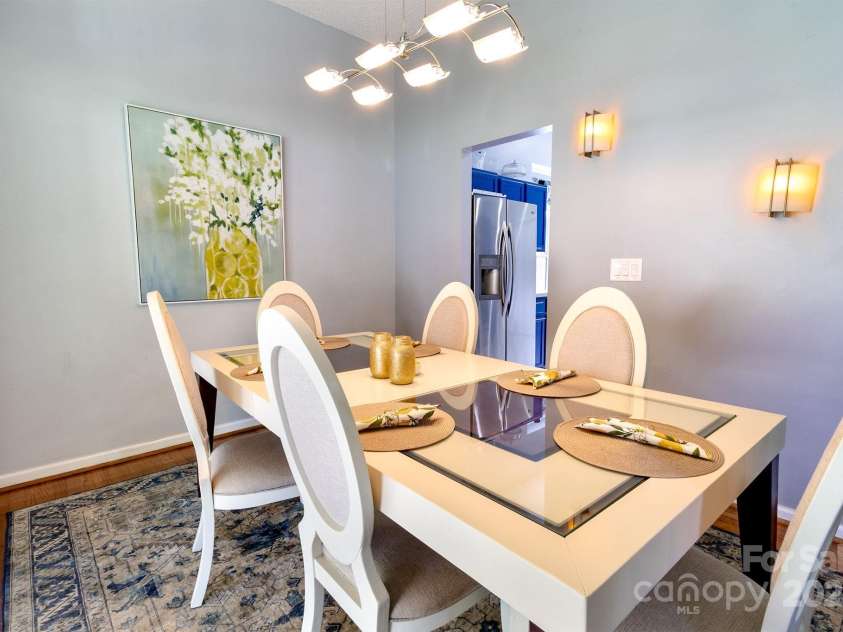 2936 WALSINGHAM Court, Matthews, NC 28105.  MLS# CAR4265911, YatesRealty ID 28199. 