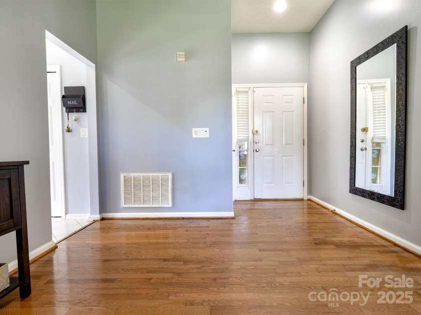 2936 WALSINGHAM Court, Matthews, NC 28105.  MLS# CAR4265911, YatesRealty ID 28199. 