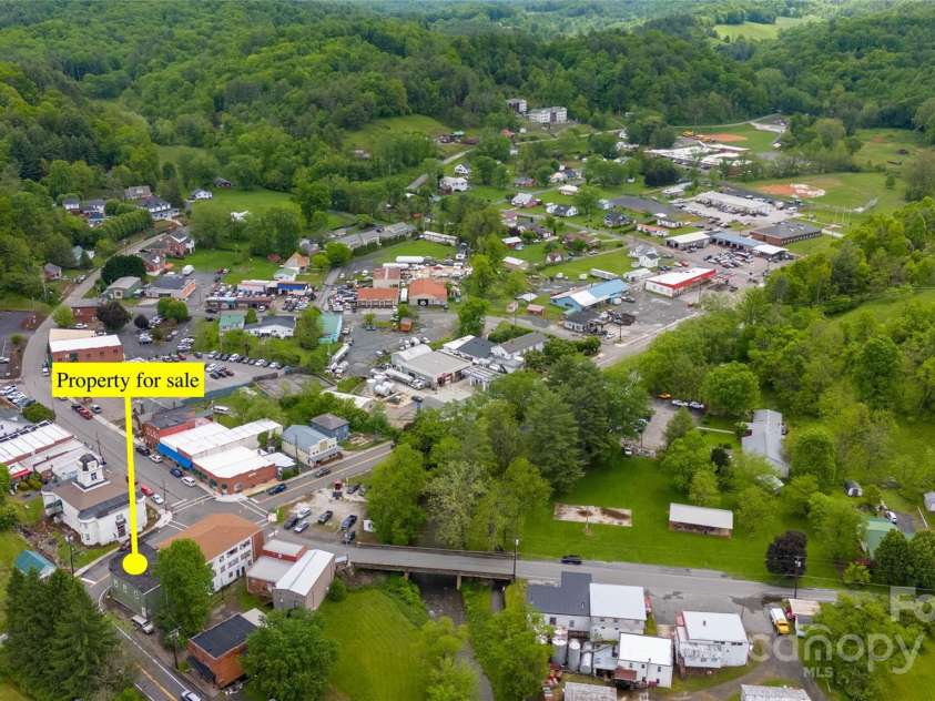 23 N 226 Highway, Bakersville, NC 28705.  MLS# CAR4318730, YatesRealty ID 282. 