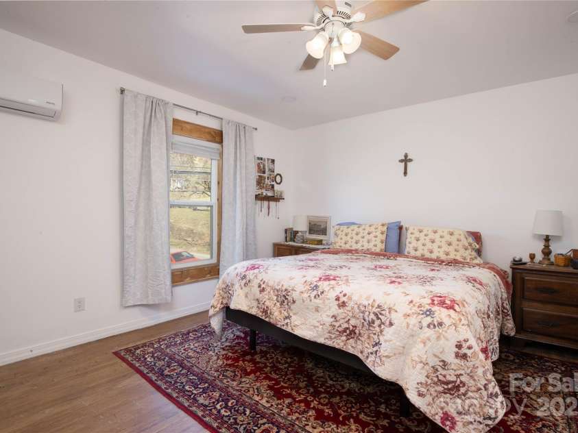 23 N 226 Highway, Bakersville, NC 28705.  MLS# CAR4318730, YatesRealty ID 282. 