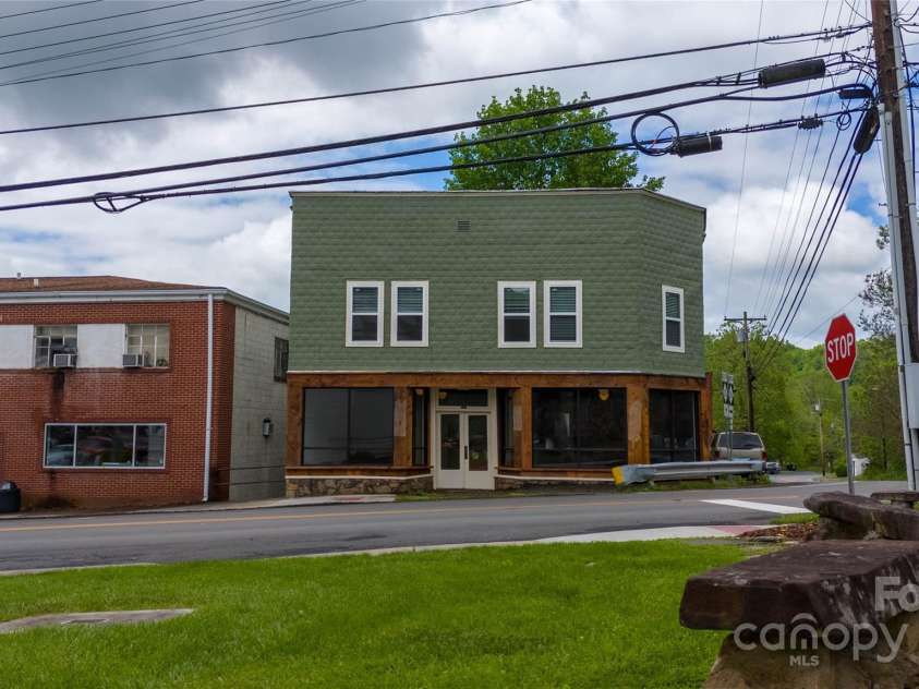 23 N 226 Highway, Bakersville, NC 28705.  MLS# CAR4318730, YatesRealty ID 282. 