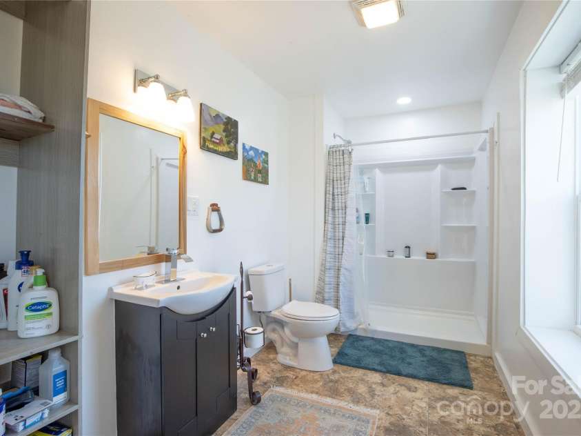 23 N 226 Highway, Bakersville, NC 28705.  MLS# CAR4318730, YatesRealty ID 282. 