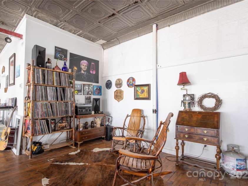 23 N 226 Highway, Bakersville, NC 28705.  MLS# CAR4318730, YatesRealty ID 282. 